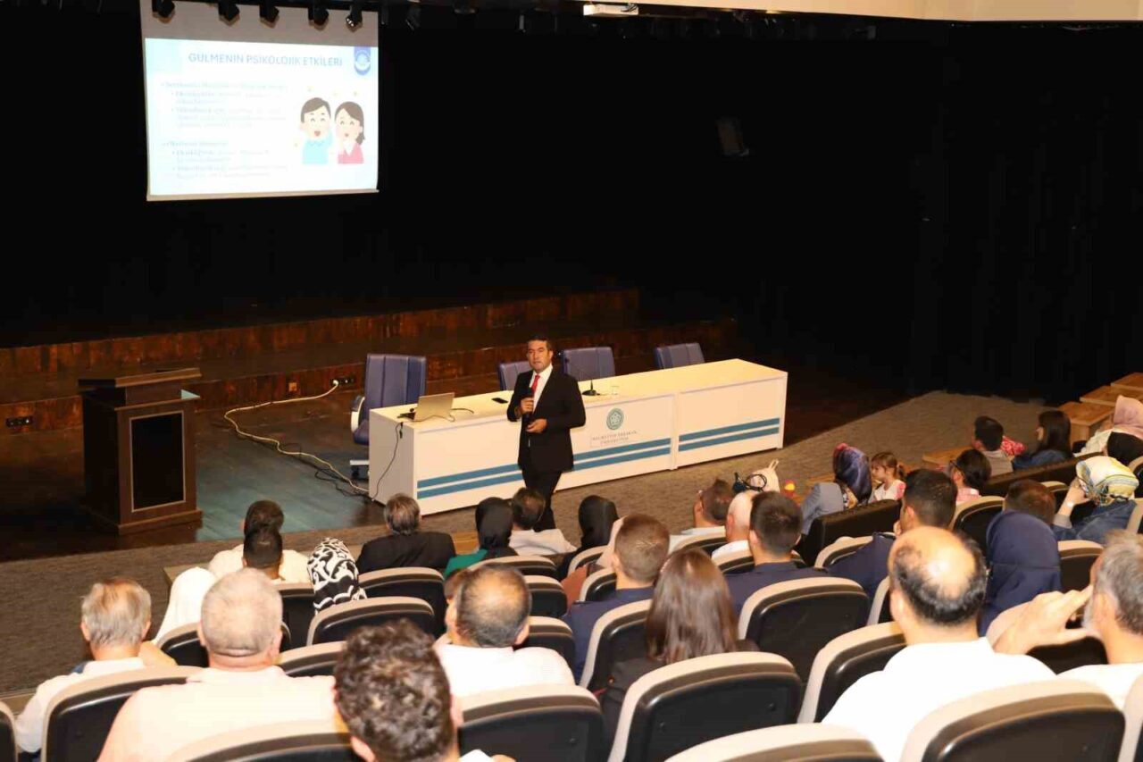 Evliliğin iniş çıkışlı uzun bir yol olduğunu ifade eden Necmettin