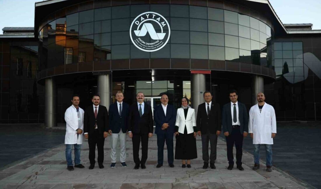 Atatürk Üniversitesi Rektörü Prof. Dr. Ahmet Hacımüftüoğlu, EVYAP Yönetim Kurulu