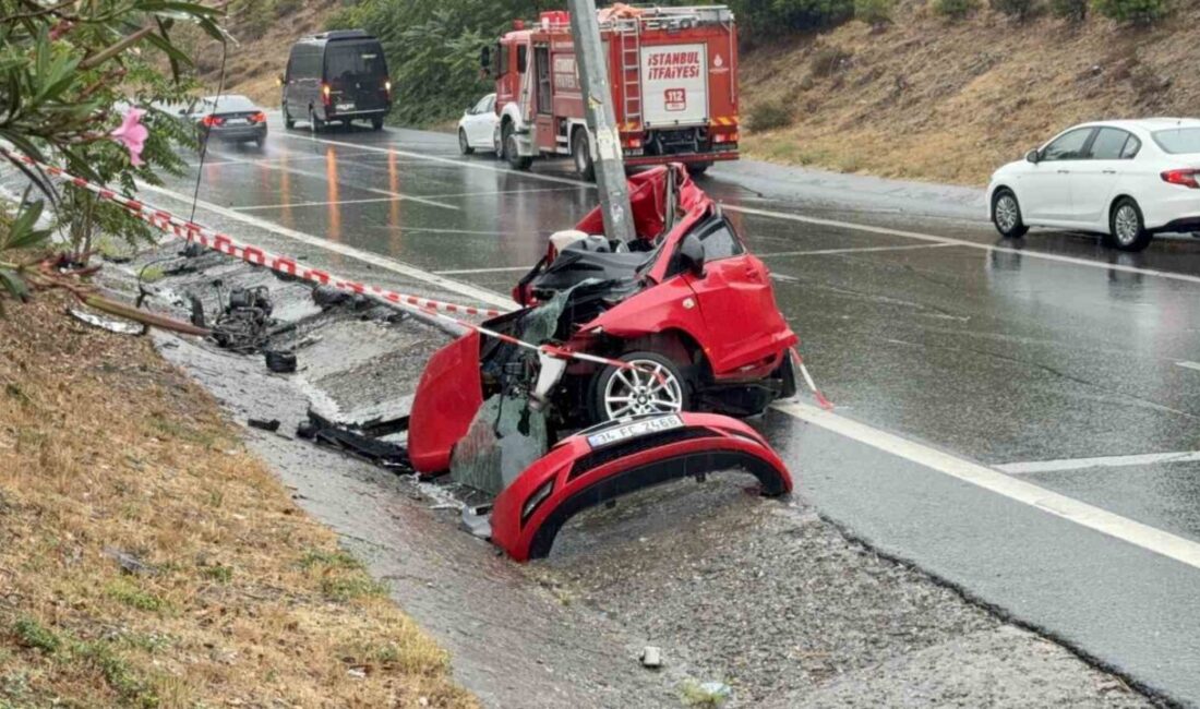 Eyüpsultan’da etkili olan sağanak yağış nedeniyle kayan yolda direksiyon hakimiyetini