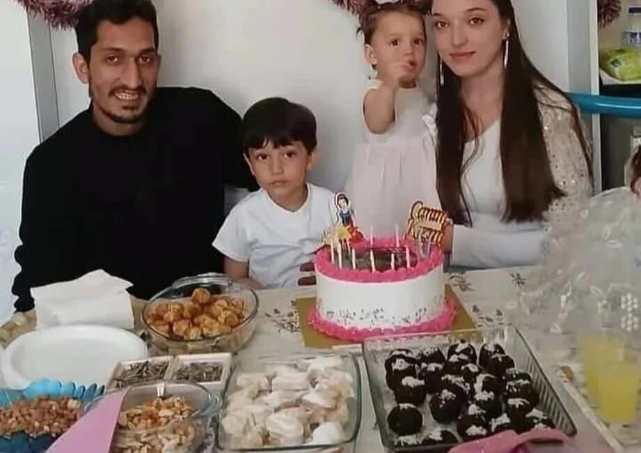 İstanbul Eyüpsultan’da, 4 ve 2 yaşındaki iki kardeş, yedikleri yemeğin