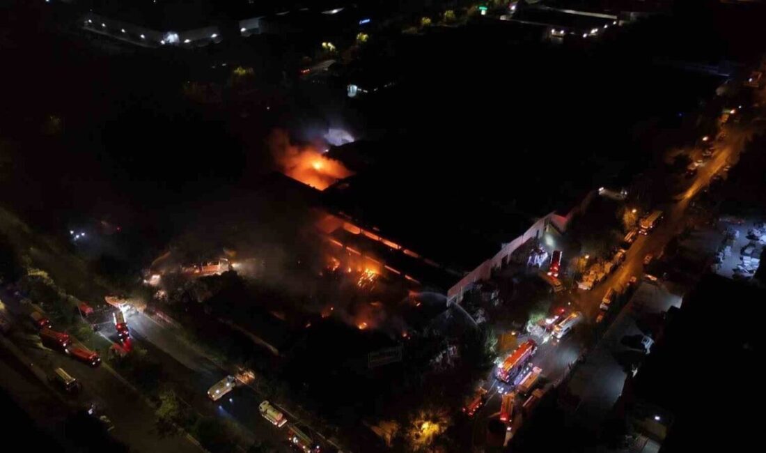 Kayseri Organize Sanayi Bölgesi’nde bir fabrikada çıkan yangında 9 saat