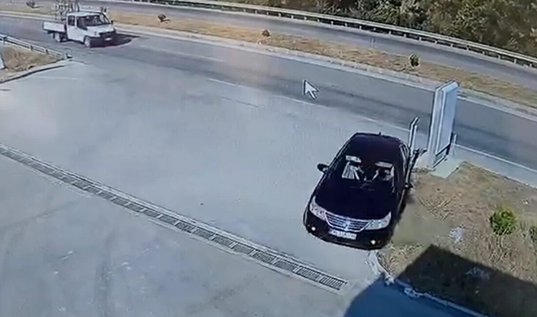 Kastamonu’nun Abana ilçesinde kontrolden çıkan otomobilin akaryakıt istasyonuna kadar sürüklendiği