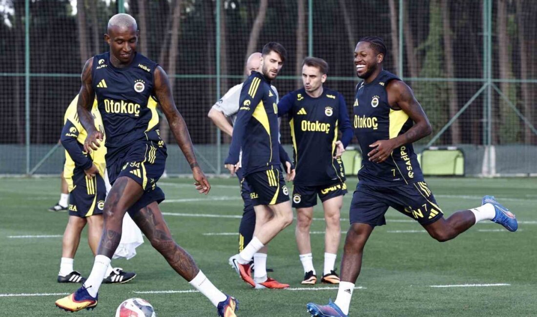 Fenerbahçe, yarın sahasında Trabzonspor ile oynayacağı maçın hazırlıklarını akşam saatlerinde