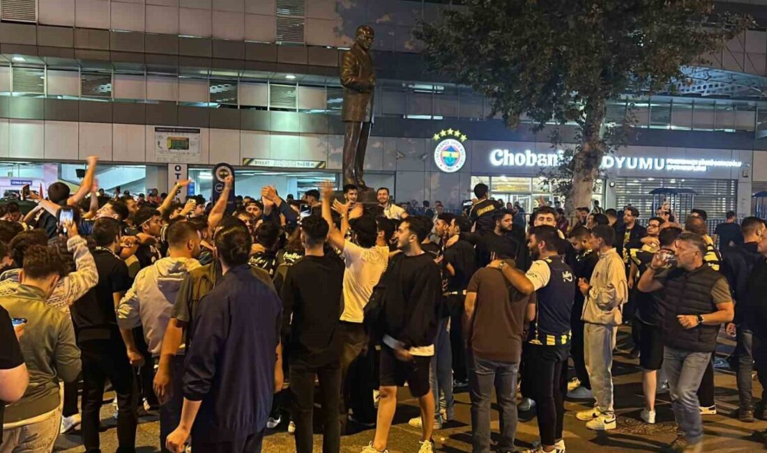 Fenerbahçe Olağanüstü Seçimli Genel Kurul Toplantısı’nda başkanlığa Sadettin Saran seçilirken,