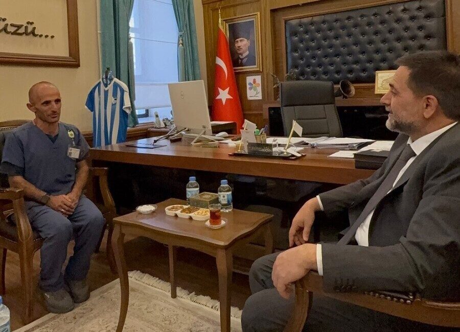 Erzurum’un fenomen çobanı Şahin Dürlü, Yakutiye Belediye Başkanı Mahmut Uçar’ın