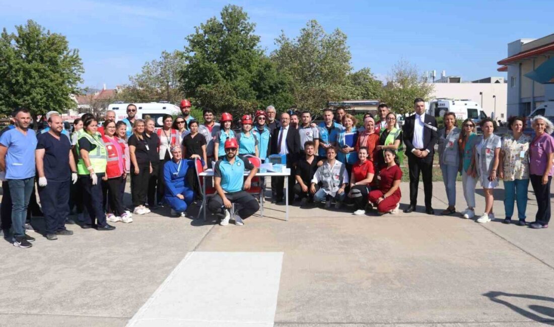 Fethiye Devlet Hastanesi bahçesinde düzenlenen afet ve acil durum tatbikatı,