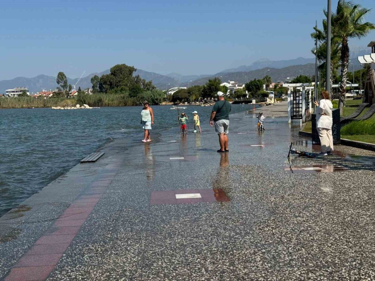 Fethiye’de meydana gelen gelgit olayı nedeniyle deniz suyu yükselerek Şehit