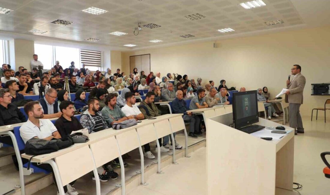 Sinop’ta üniversite öğrencilerine “25 Soruda Filistin Meselesi” başlıklı konferans verildi.