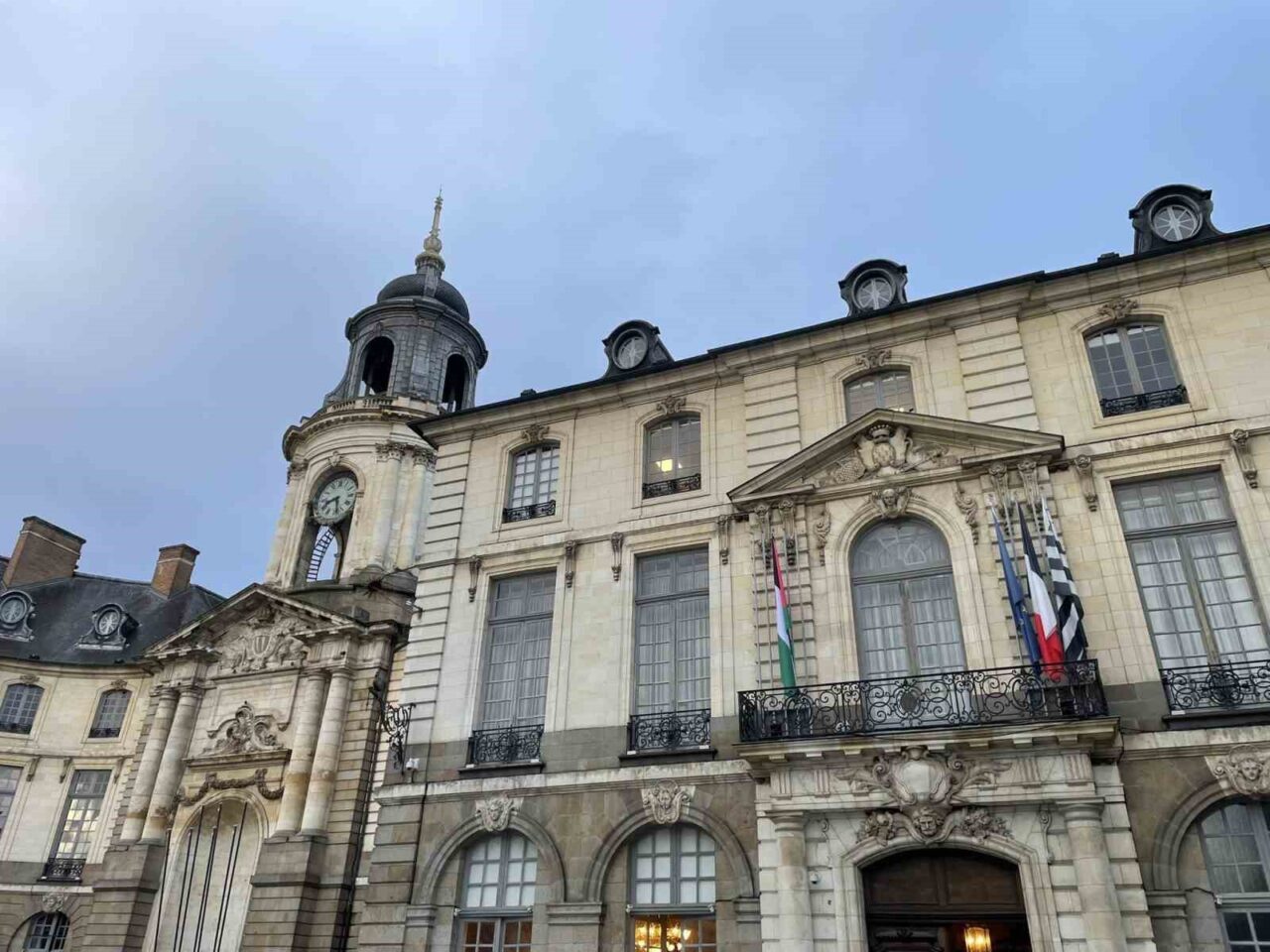 Fransa’nın Filistin Devleti’ni resmen tanınması beklenirken, ülke genelinde 52 belediye