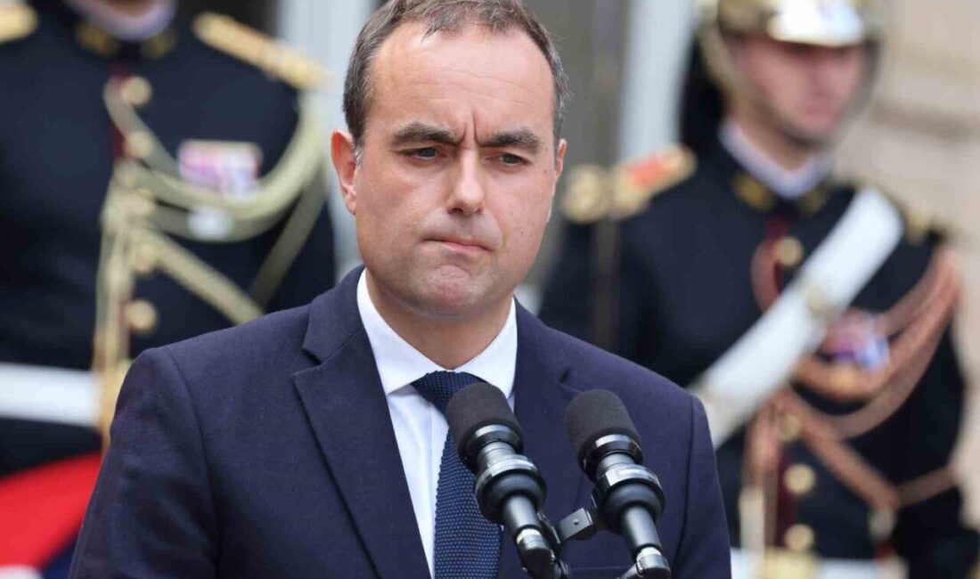 Fransa’da hükümetin düşmesinin ardından Cumhurbaşkanı Emmanuel Macron tarafından yeni başbakan