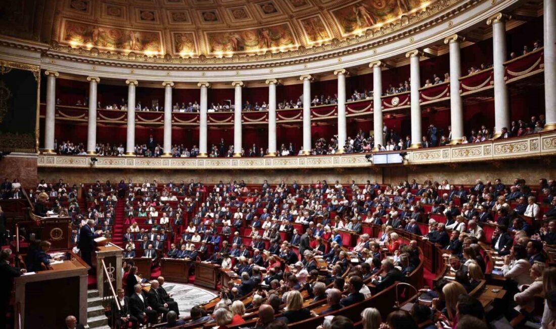 Fransa’da Ulusal Meclis’ten güvenoyu alamayan Başbakan François Bayrou hükümeti düştü.