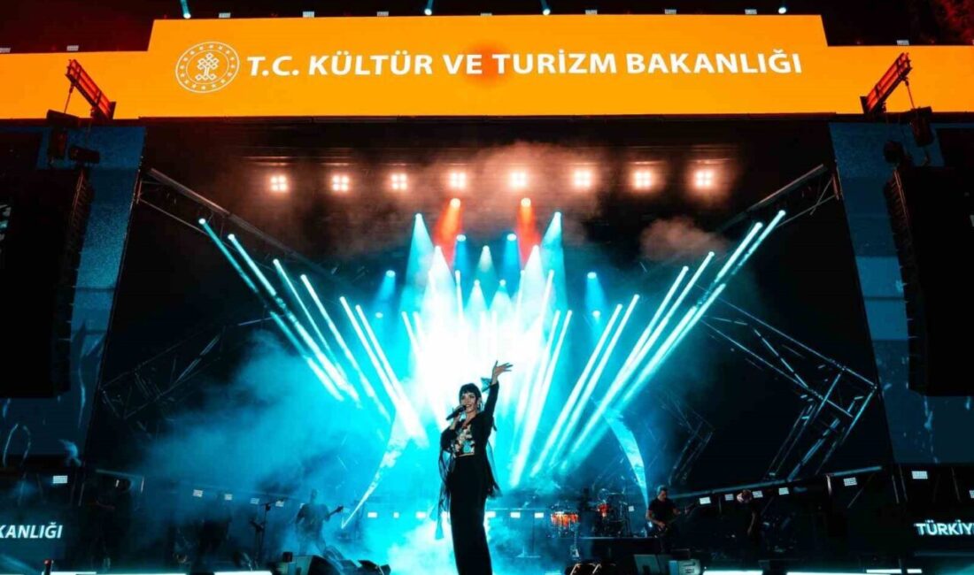 GastroANTEP Kültür Yolu Festivali’nin beşinci gününde Fatma Turgut şarkıları ve