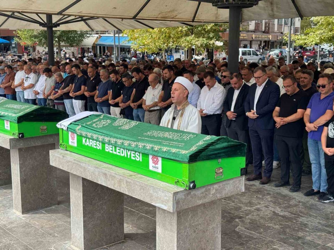 Balıkesir’in deneyimli sevilen gazetecilerinden sarı basın kartı sahibi Emrah Ayyıldız’ın