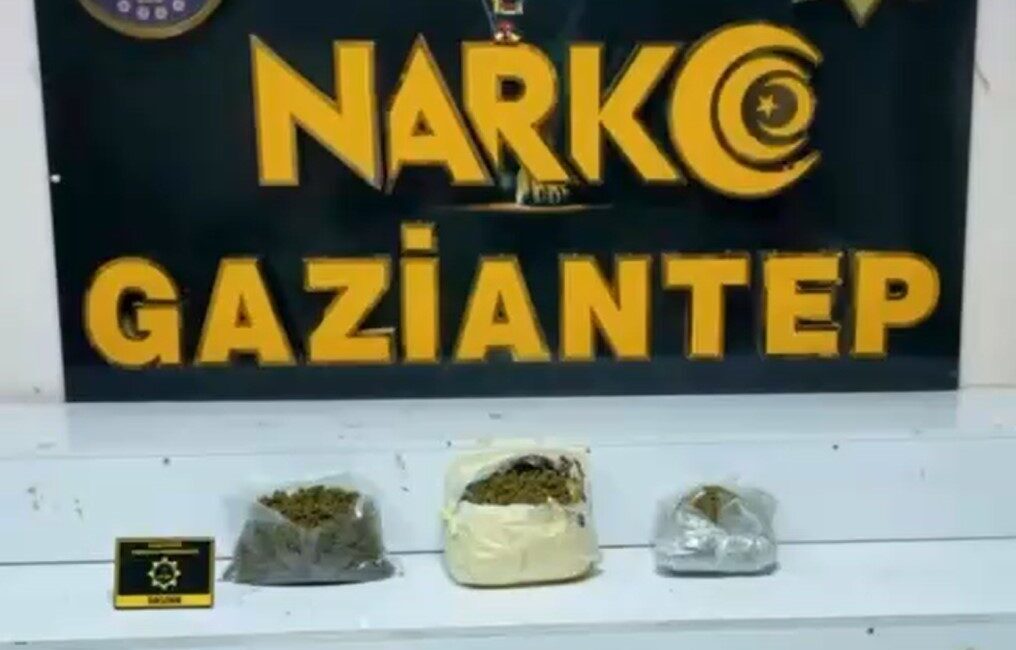 Gaziantep’te polis ekiplerinin bir adrese yaptığı operasyonda 3 kilo 20