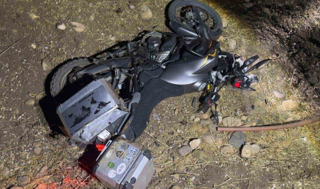 Gaziantep’in İslahiye ilçesinde ineğe çarpan motosikletin sürücüsü hayatını kaybetti. Olay