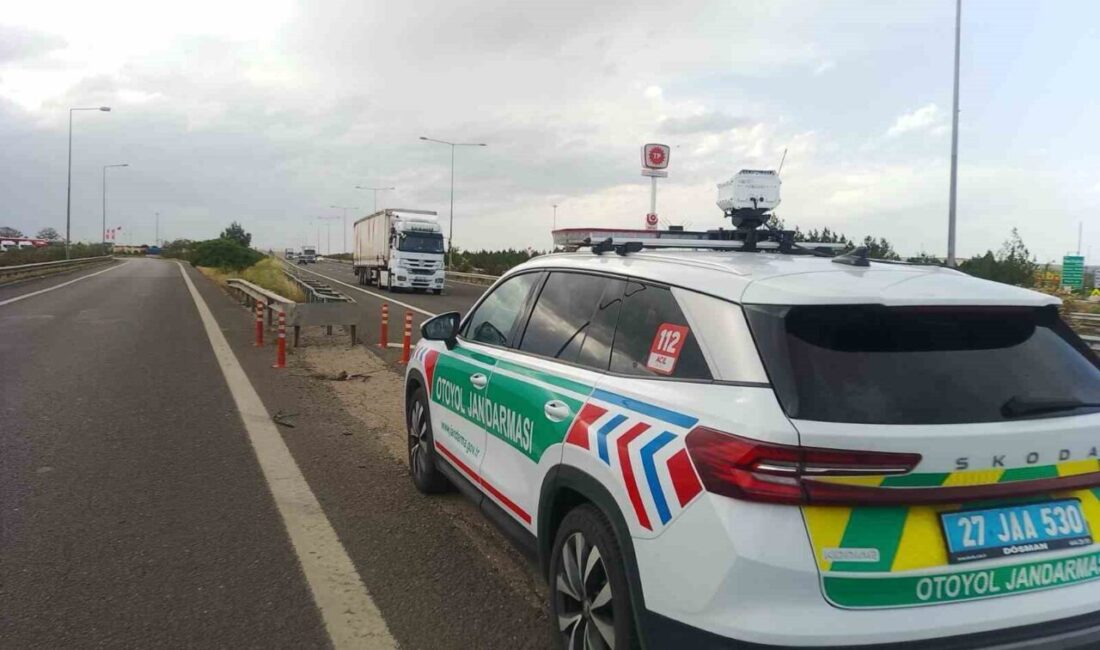 Gaziantep’te jandarma ekipleri, otoyolda çeşitli trafik kurallarını ihlal eden 2