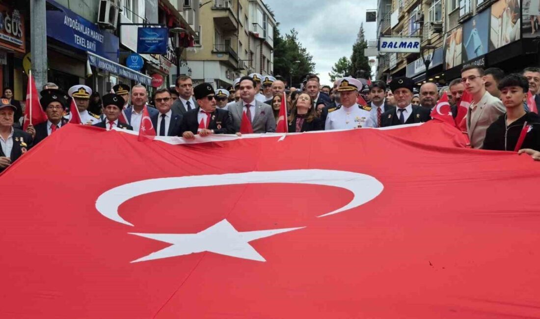 Bartın’da gerçekleştirilen Gaziler Günü etkinlikleri sağanak yağış nedeniyle 15 dakika