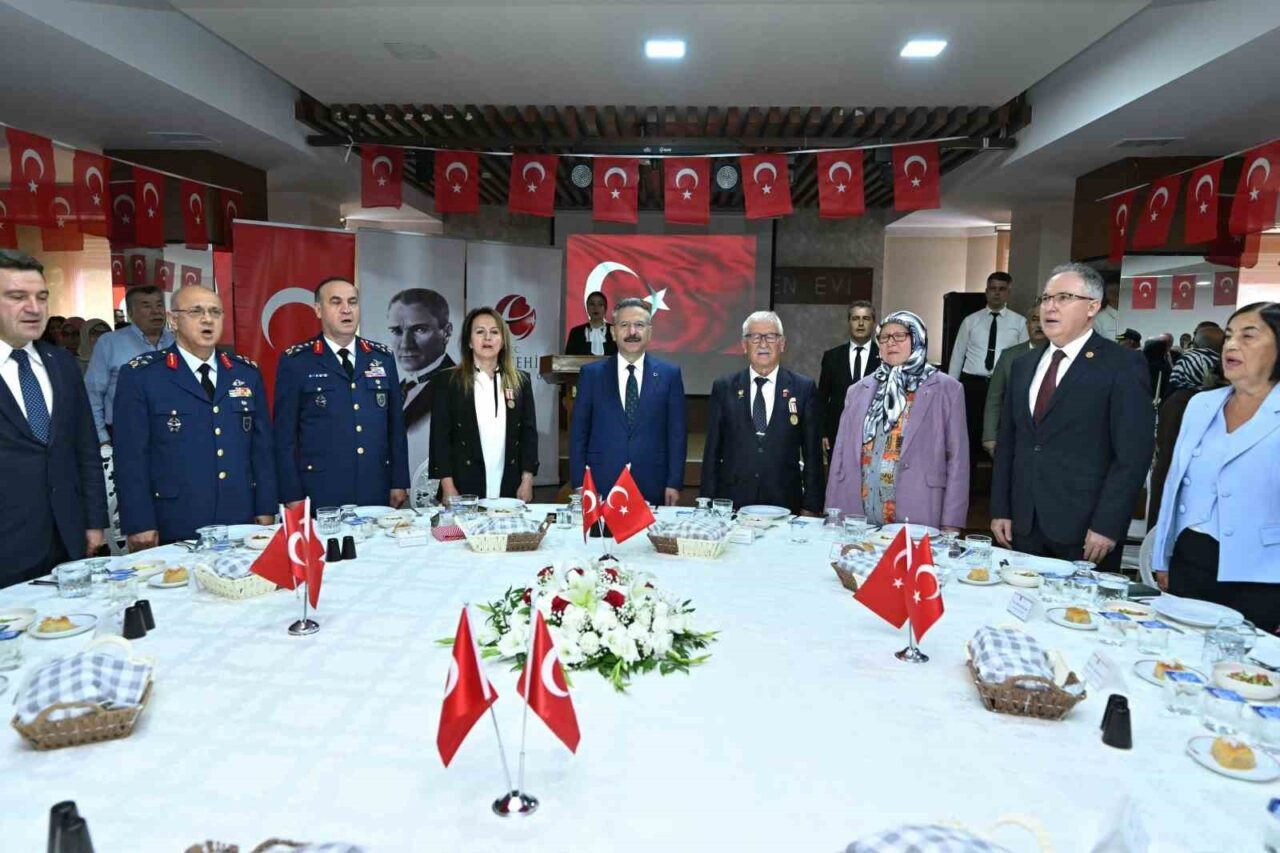 Eskişehir’de ’19 Eylül Gaziler Günü’ münasebetiyle kahraman gaziler ve aileleri