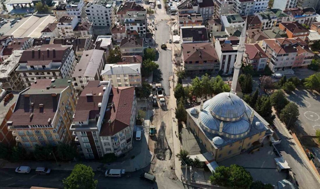 Gebze’de kent genelinde sürdürdüğü asfaltlama çalışmalarına aralıksız devam ediyor. Gebze