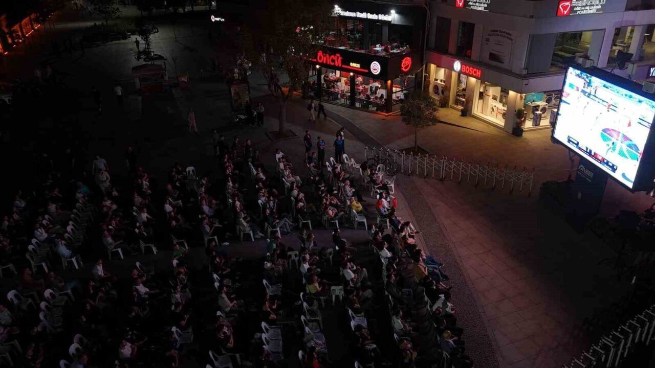 Türkiye Basketbol Milli Takımı’nın Almanya ile oynayacağı EuroLig finali, Gebze