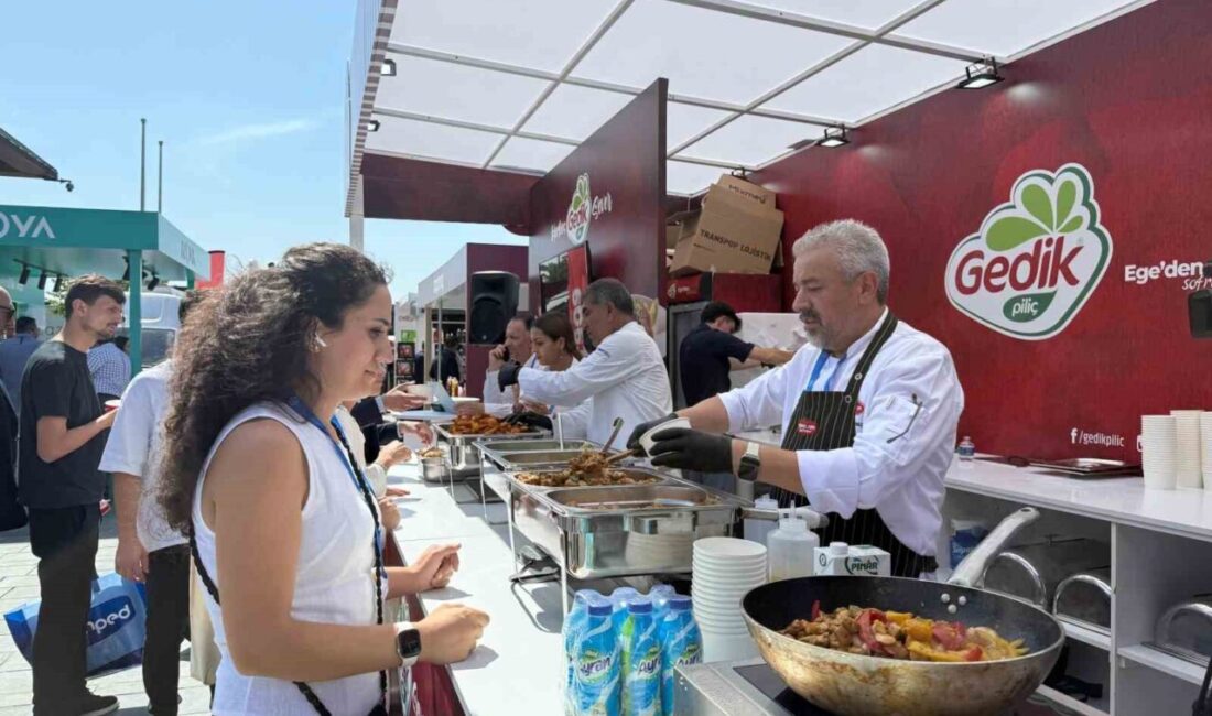 İstanbul Haliç Kongre Merkezi’nde düzenlenen Perakende Zirvesi 2025’in öğle yemeği
