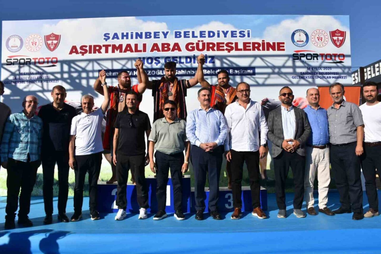Şahinbey Belediyesi Geleneksel Sporlar Merkezi’nde 505 sporcunun katılımıyla yapılan Aşırtmalı