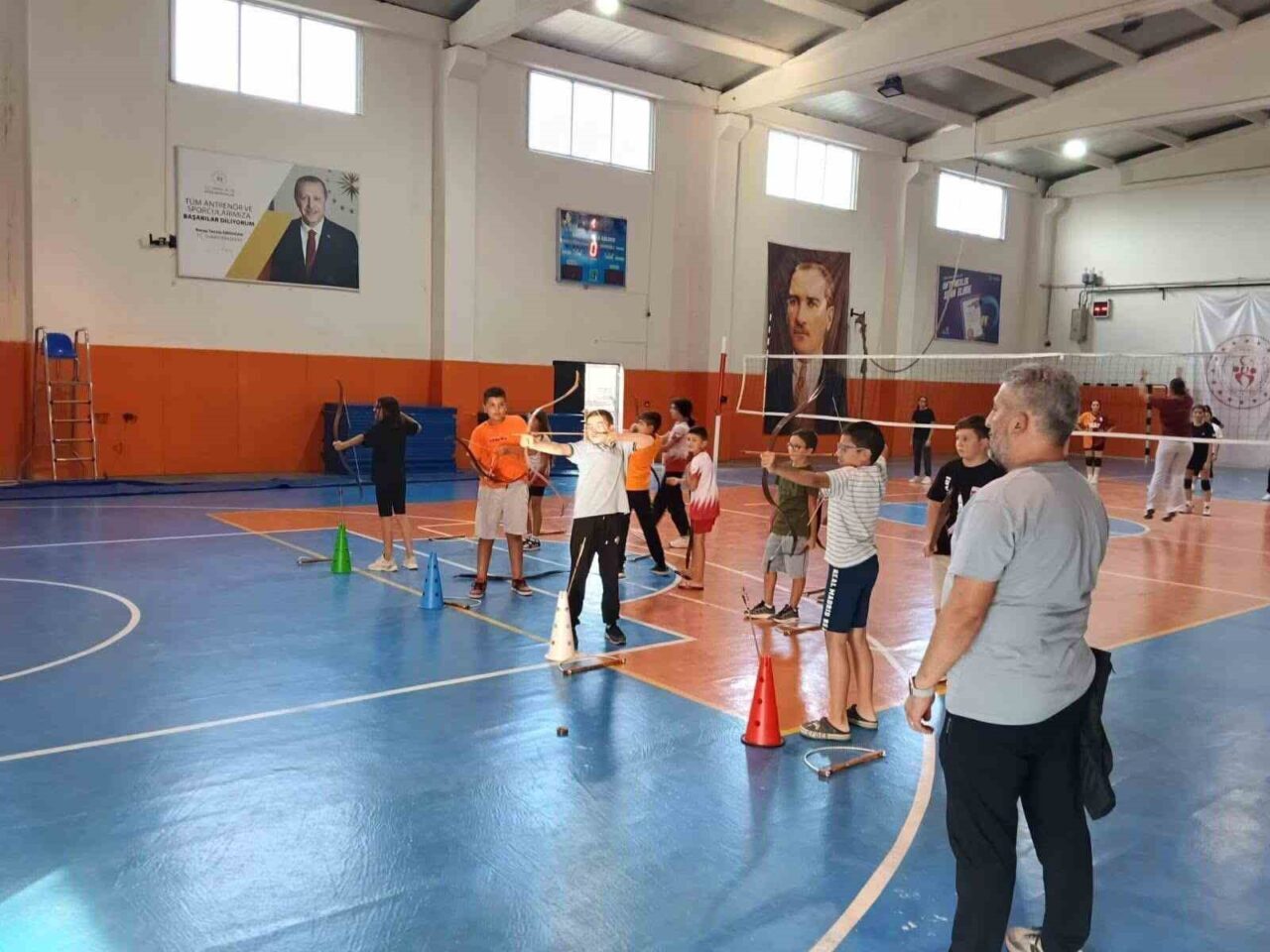 Sarıgöl Gençlik ve Spor İlçe Müdürlüğü tarafından açılan okçuluk kursu,