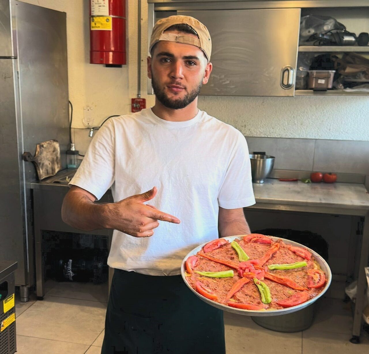 Kilisli genç, 14 yaşında başladığı mutfak yolunda şefliğe kadar yükseldi.