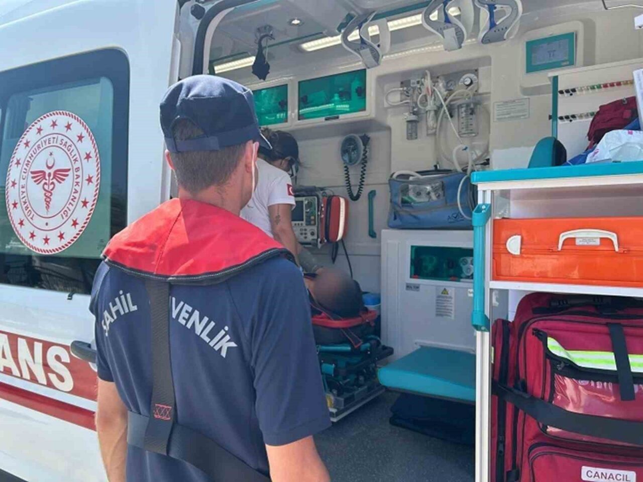 Muğla’nın Fethiye ilçesi açıklarında seyreden gezi teknesinde yaralanan çocuk için