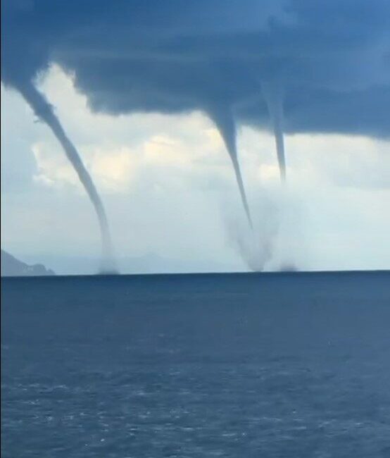 Giresun genelinde etkili olan sağanak yağışın ardından Karadeniz’de hortum meydana