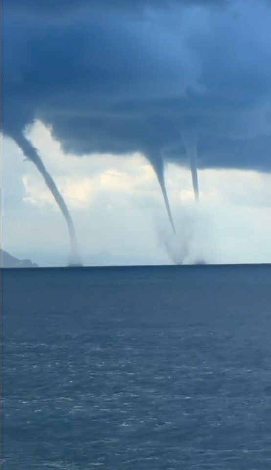 Giresun genelinde etkili olan sağanak yağışın ardından Karadeniz’de hortum meydana