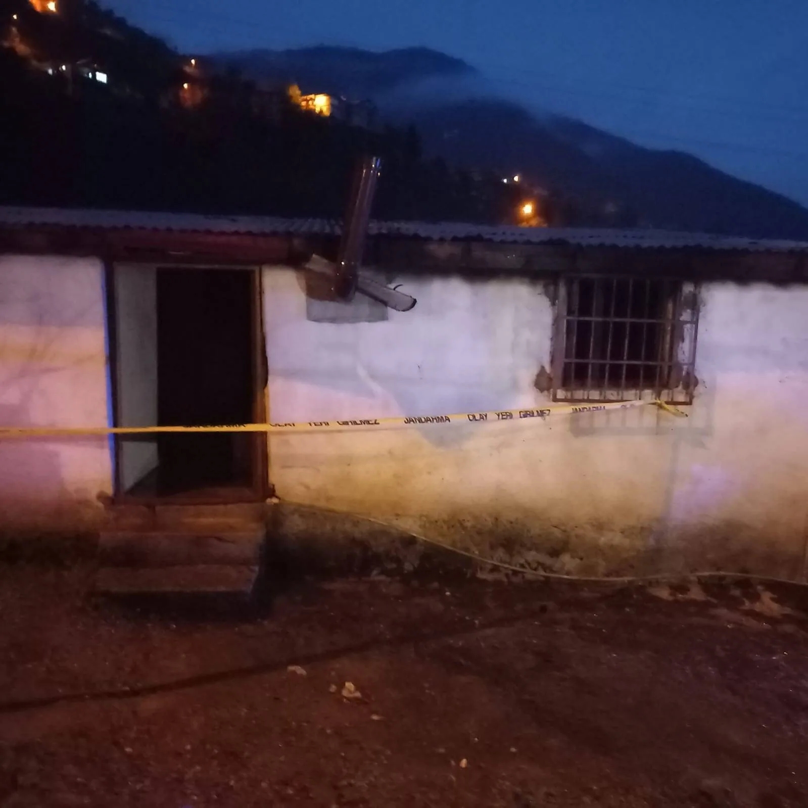Giresun’un Çanakçı ilçesinde bir evde çıkan yangında 1 kişi hayatını
