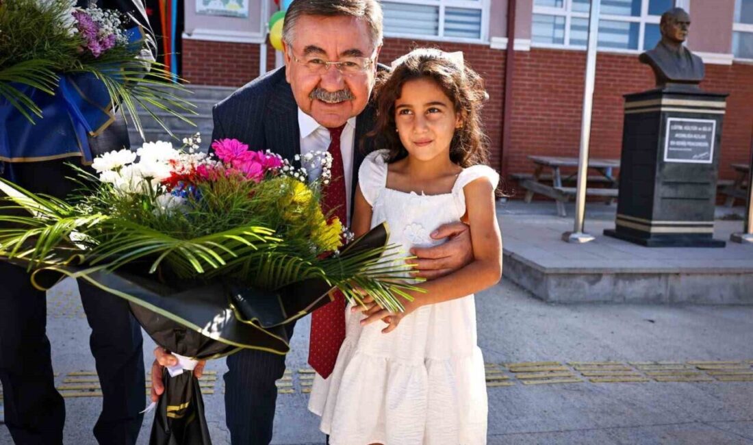 Gölbaşı Belediyesi, 2025-2026 eğitim ve öğretim yılı kapsamında öğrencilere ‘Renkli