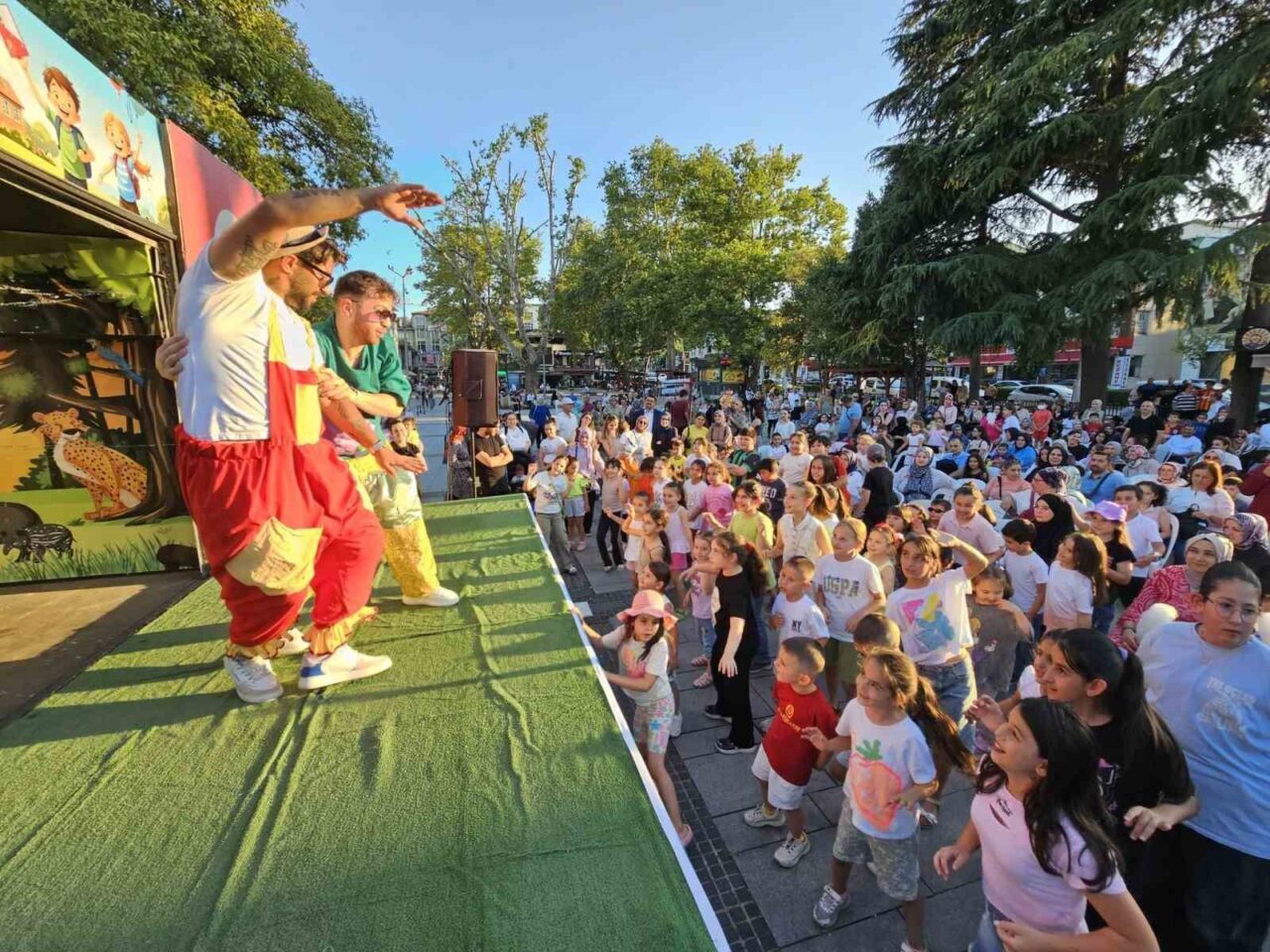Gölcük Belediyesi, yeni eğitim öğretim yılı öncesinde öğrenciler için “Okula