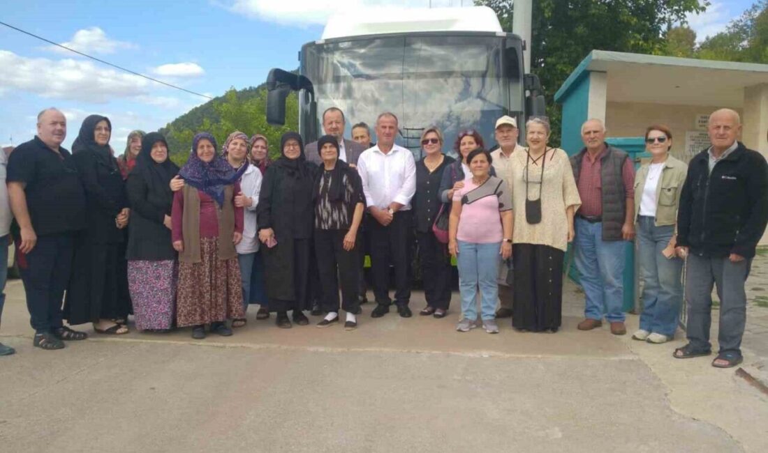 Gölcük’te hayata geçirilen “Çınarlarla Fidanlar” adlı sosyal sorumluluk projesi kapsamında,