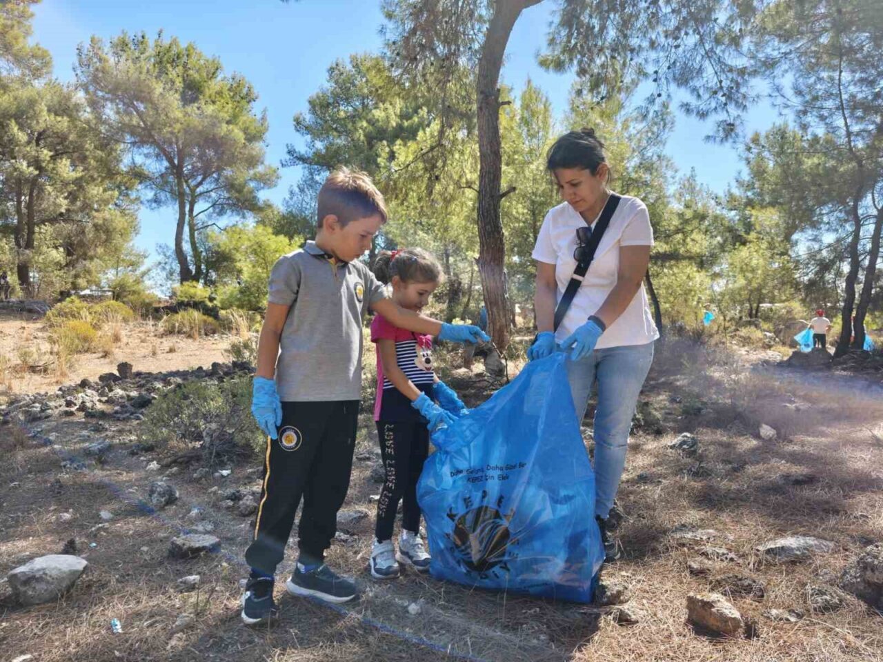 Kepez Belediyesi, Dünya Temizlik Günü’nde düzenlenen etkinlikte kurumlarla iş birliği