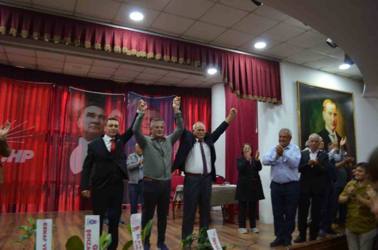 Manisa’nın Gördes ilçesinde Cumhuriyet Halk Partisi’nin (CHP) 39’uncu Olağan İlçe