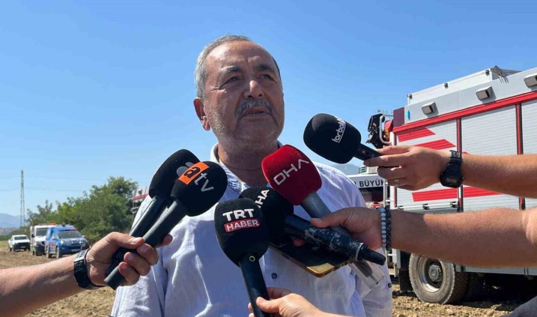 İzmir Torbalı ilçesinde kaza kırıma uğrayan eğitim uçağının düştüğü anı