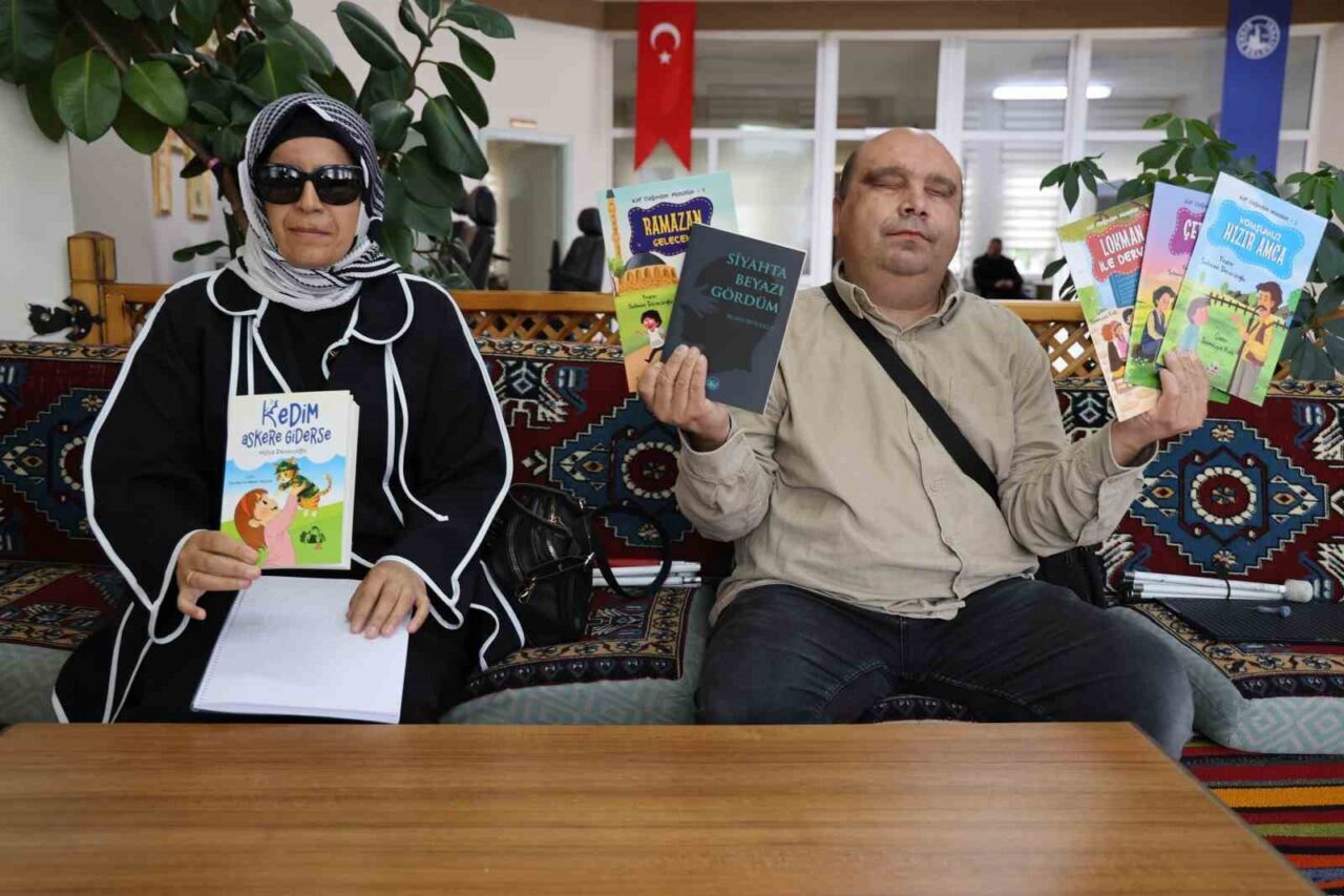 Sivas’ta öğretmenliğin yanı sıra yazarlık da yapan ve 11 kitap