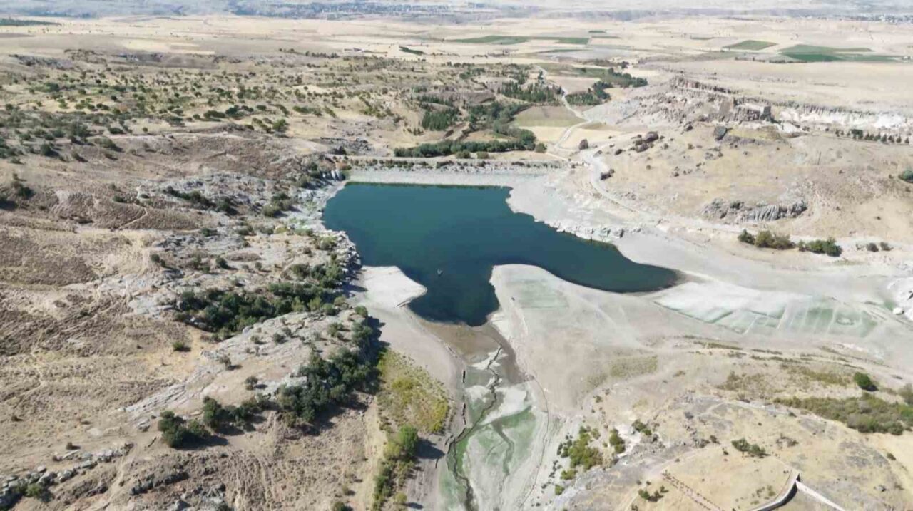 Aksaray’ın Güzelyurt ilçesinde bulunan Güzelyurt Göletinde bu yıl su seviyesi