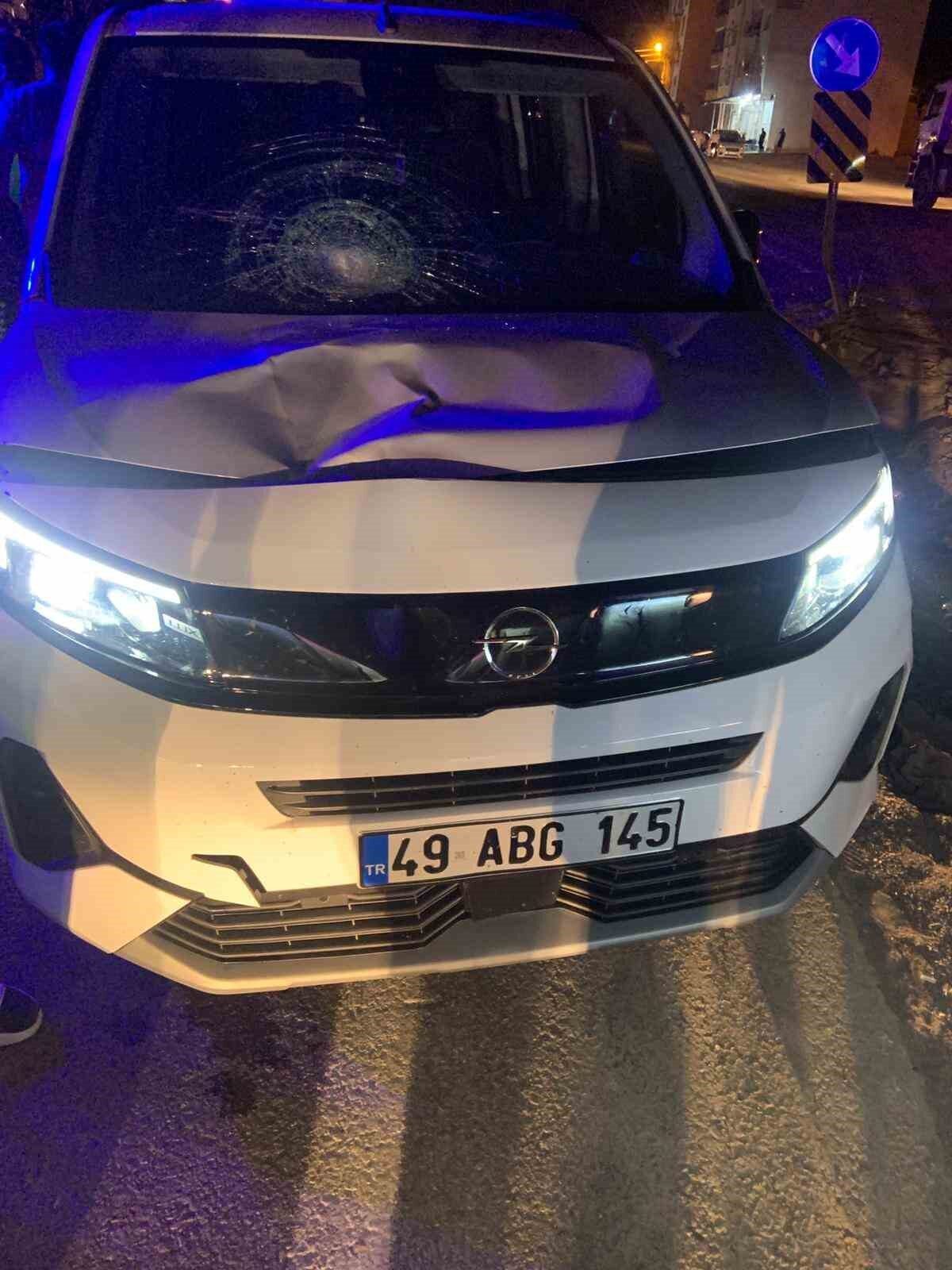 Adıyaman’ın Gölbaşı ilçesinde yolun karşı tarafın geçmeye çalışan yaya, hafif