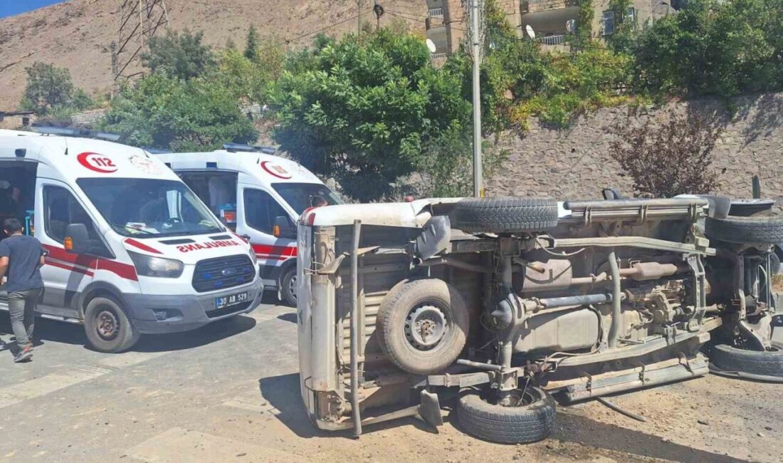 HAKKARİ (İHA) – Hakkari’de kontrolden çıkan kamyonetin yan yatması sonucu