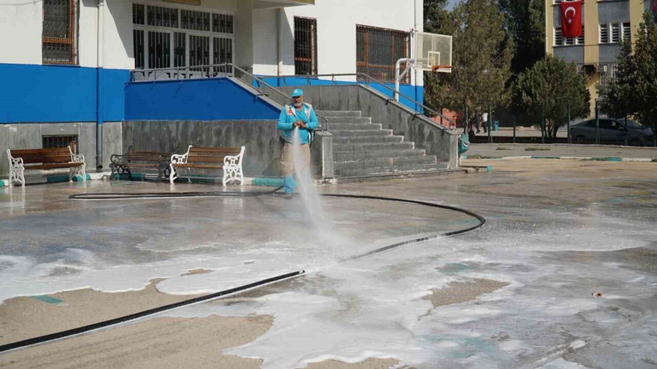 Haliliye Belediyesi, ara tatil sonrası öğrencilere daha hijyenik ve sağlıklı