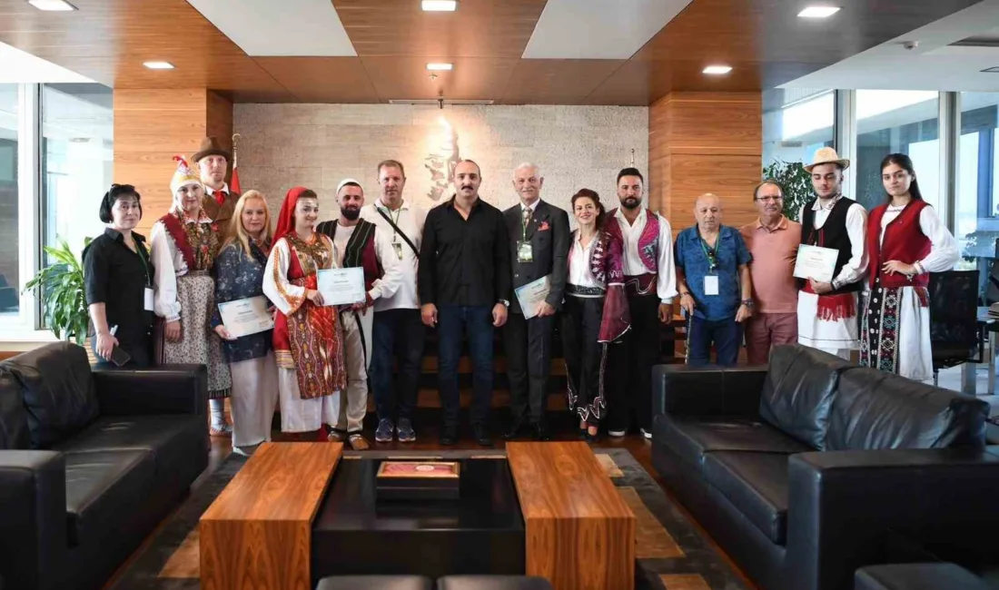 Konyaaltı Belediyesi, Türkiye ile beraber farklı ülkelerin de yer aldığı