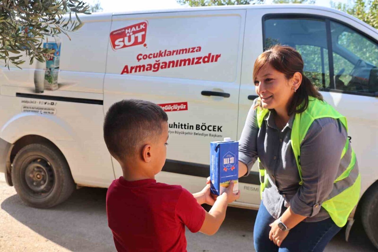Antalya Büyükşehir Belediyesi’nin sağlıklı nesillerin yetişmesi ve çocukların doğal sütle