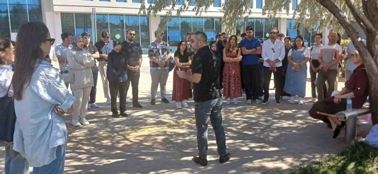 Şanlıurfa’da Harran Üniversitesi Güzel Sanatlar Fakültesi öğrencileri ve yüksek lisans