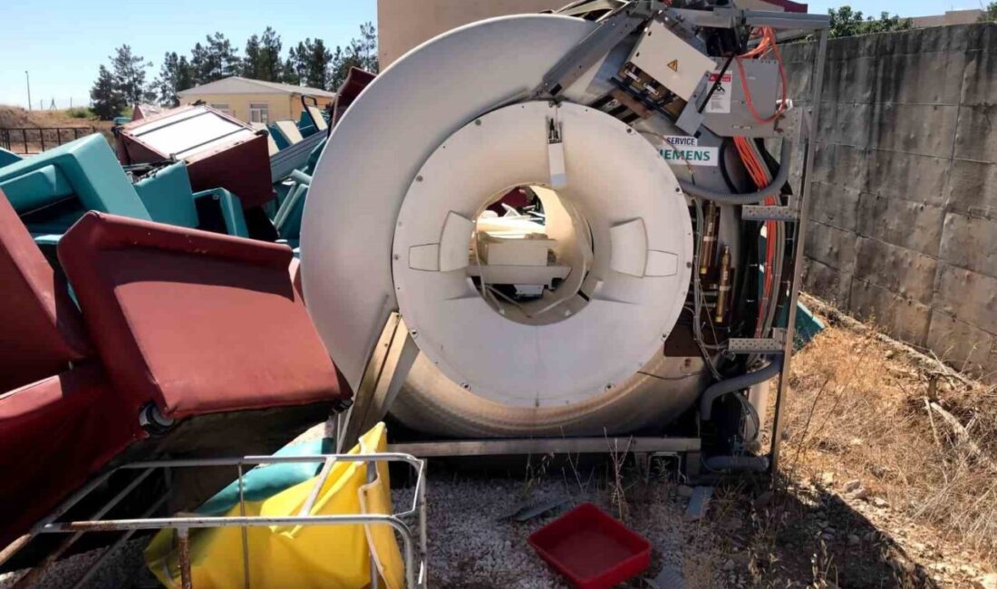 Şanlıurfa’da Harran Üniversitesi Osmanbey Kampüsü’nde, tıp fakültesi hastanesine ait milyonlarca