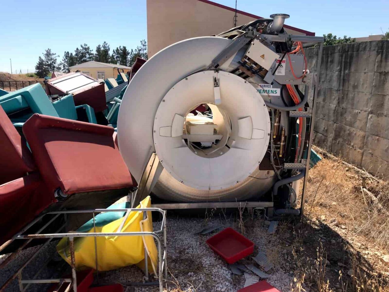 Şanlıurfa’da Harran Üniversitesi Osmanbey Kampüsü’nde, tıp fakültesi hastanesine ait milyonlarca