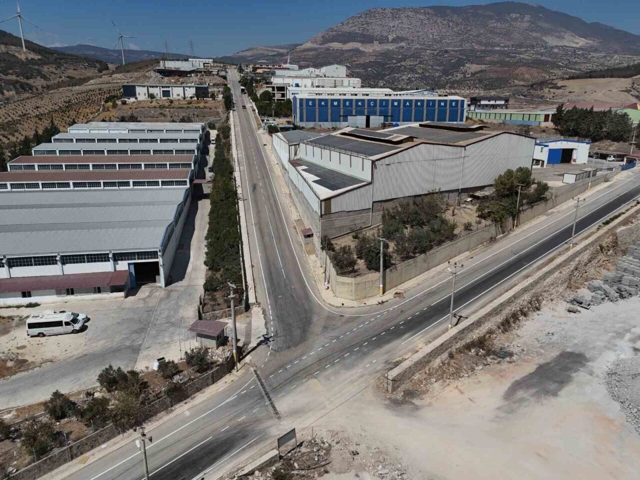 Hatay Büyükşehir Belediyesi, Antakya Organize Sanayi Bölgesi’nde çeşitli nedenlerden dolayı