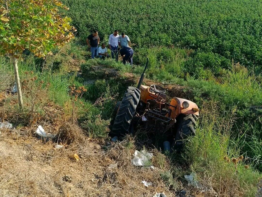 Hatay’da traktörle, otomobilin çarpışmasıyla yaşanan kazada 3 kişi yaralandı. Kaza,
